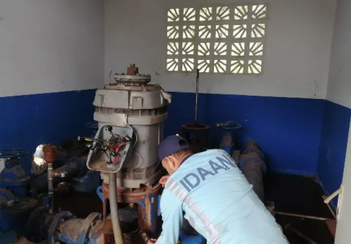 La paralización de esta estación de bombeo dejó sin suministro de agua potable a 4 mil clientes del Idaan en seis barriadas de esta zona de Arraiján.
