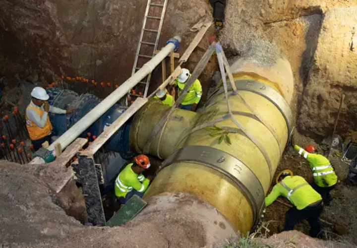La línea de 30 pulgadas interconectada a la tubería de 60 pulgadas permitirá suministrar a futuro agua potable a cinco corregimientos urbanos del distrito de Capira y otros del distrito de La Chorrera. Foto/Eric Montenegro