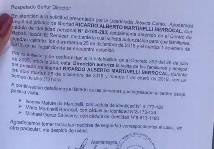 Carta de autorización de la visita a familiares de Martinelli. Foto de Cortesía