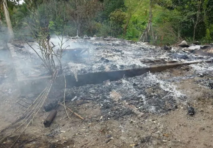 El fuego consumió toda la casa. Foto: José Vásquez 