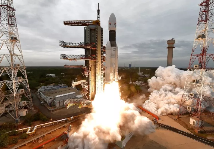 La nación asiática cuenta con uno de los programas espaciales más activos del mundo y comenzó a colocar satélites en la órbita terrestre en 1999. FOTO/AP
