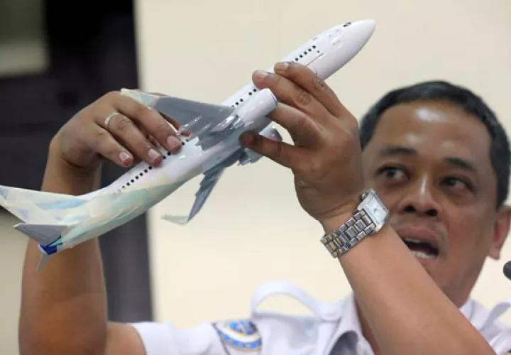 Las autoridaaes explican las maniobras que tuvieron que ejecutar los pilotos del avión de Lion Air. FOTO/EFE