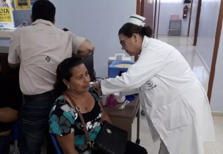 Un total de 2,193 vacunas contra la influenza han sido aplicadas en la  Unidad de Atención Primaria en Salud (Ulaps) de Capira. 
