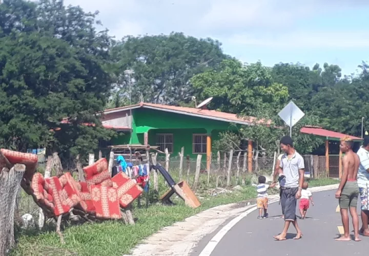 Los niños y adultos fueron los más afectados por las inundaciones. Foto/Thays Domínguez