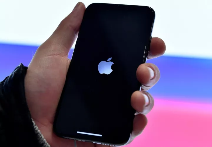 La presentación de los nuevos modelos de teléfonos iPhone de Apple podrá seguirse en directo por YouTube. Foto EFE