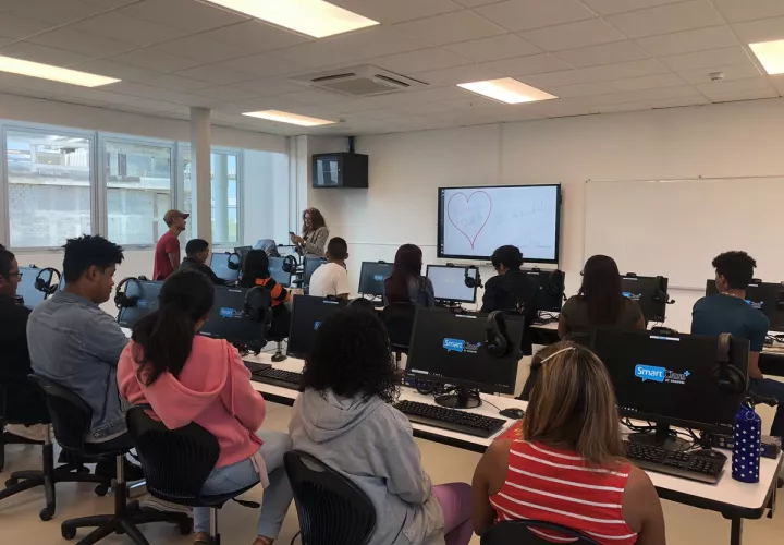 El Instituto Técnico Superior Especializado (ITSE) inició hoy su primer cuatrimestre de clases en la Escuela de Negocios.  