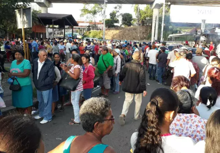 Así amanece  la Naviferia del IMA en el sector de Pan de Azúcar, distrito de San Miguelito. Foto/Roberto Barrios