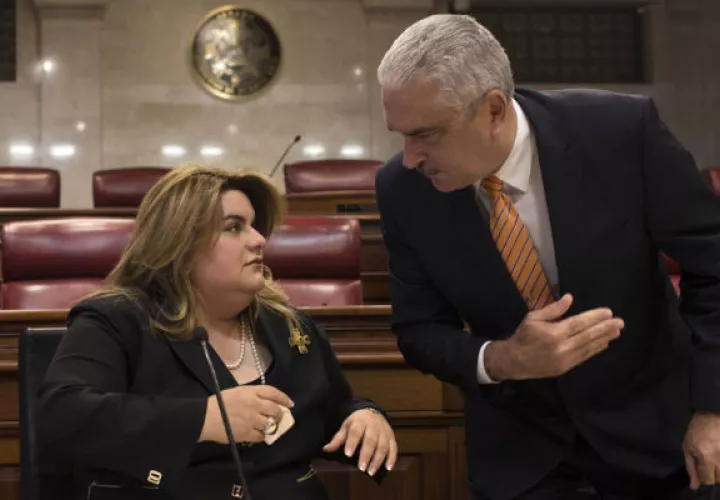Jenniffer González con el presidente del Senado, Thomas Rivera Schatz. Foto: AP.