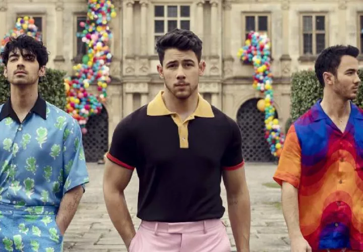 Jonas Brothers.