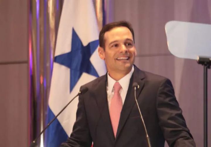 Jorge Juan de la Guardia, fue juramentado por el presidente saliente Gabriel Barletta.