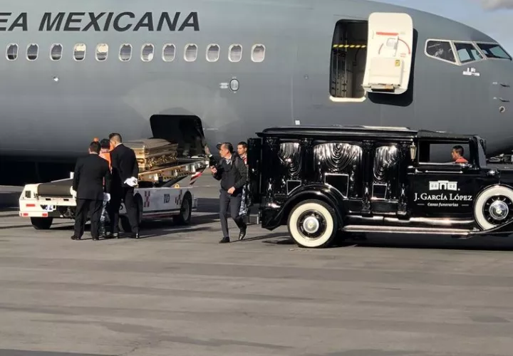 Llegó a bordo del 737 perteneciente al Escuadrón 502 de la Fuerza Aérea Mexicana. Foto: EFE
