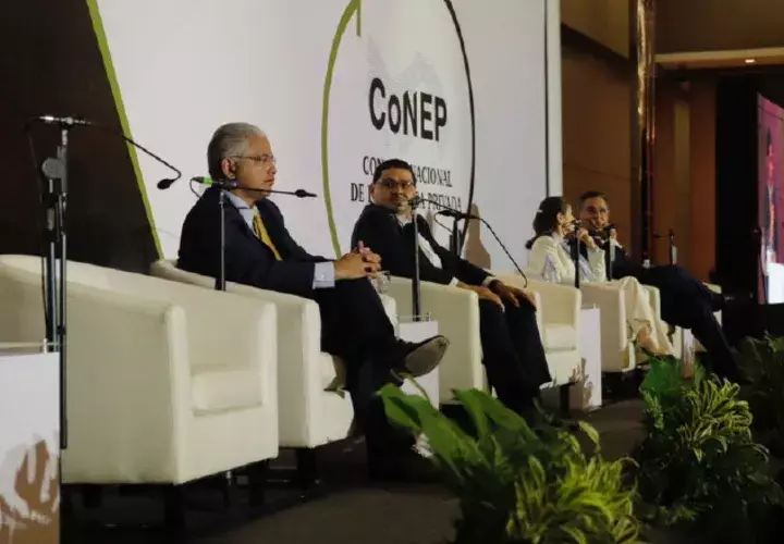 En foro del Conep hubo 3 sillas vacías. Cortesía
