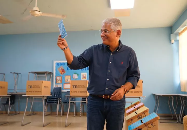 José Blandón es el primer vicepresidente del Partido Panameñista. 