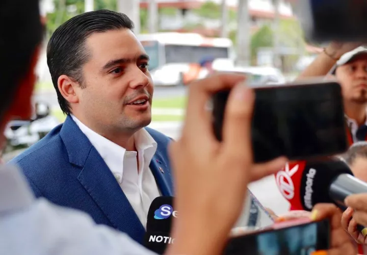 El vicepresidente electo, José Gabriel Carrizo, tuvo una reunión con la procuradora Kenia Porcell. 
