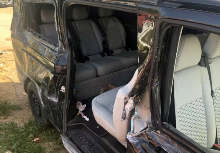 Vista del vehículo  involucrado en un accidente. Foto AP
