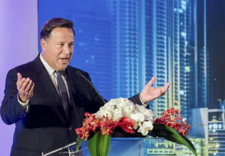Juan Carlos Varela invita a un coctel para celebrar '5 años de éxitos de gestión'. Foto: Panamá América.