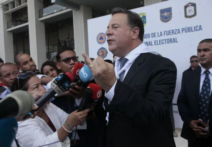 Presidente Juan Carlos Varela pone el pecho por su hermano en tema de planillas de la Asamblea. Foto: Víctor Arosemena.
