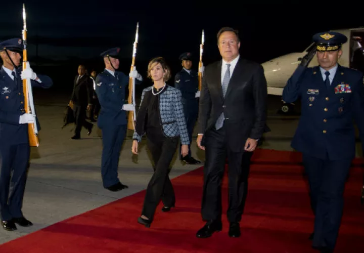 Presidente Juan Carlos Varela y Rolando López viajan juntos hacia Estados Unidos. Foto: Embajada de Colombia en Panamá.