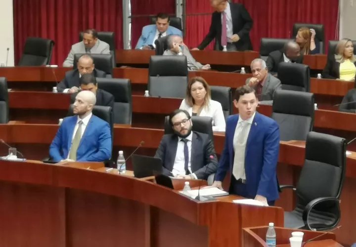 El diputado Juan Diego Vásquez presentó al pleno legislativo un anteproyecto de Ley. Foto @asambleapa