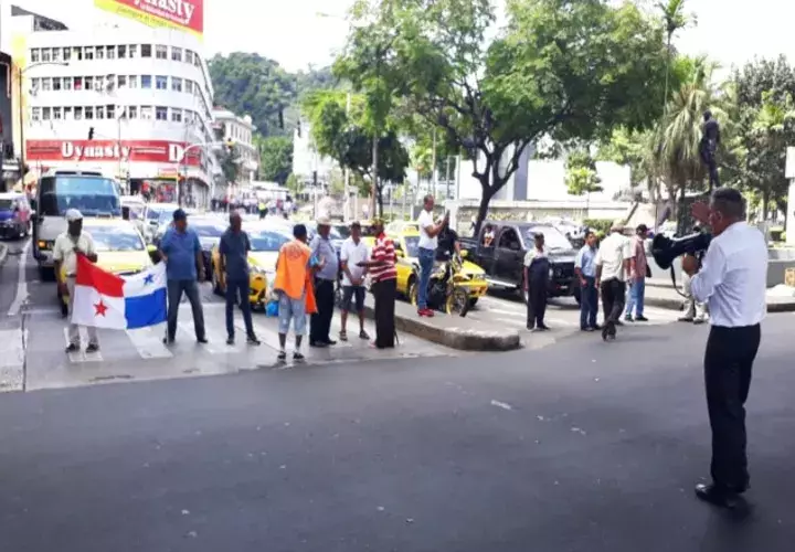 Ayer volvieron a cerrar la plaza 5 de Mayo. Twitter