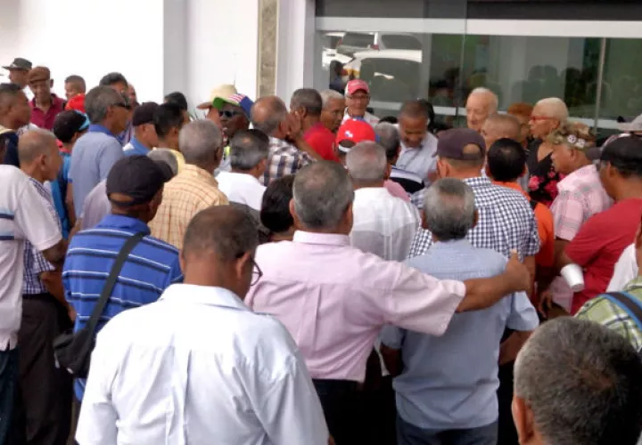 El bono de $100 deberá cancelarse a más tardar el 31 de diciembre de 2019. Foto: MEF.