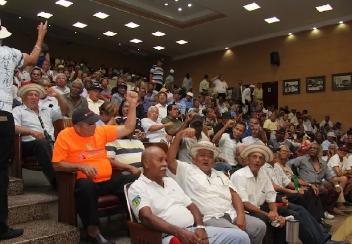 El Ejecutivo ha planteado que no es viable el aumento para los jubilados y pensionados.
