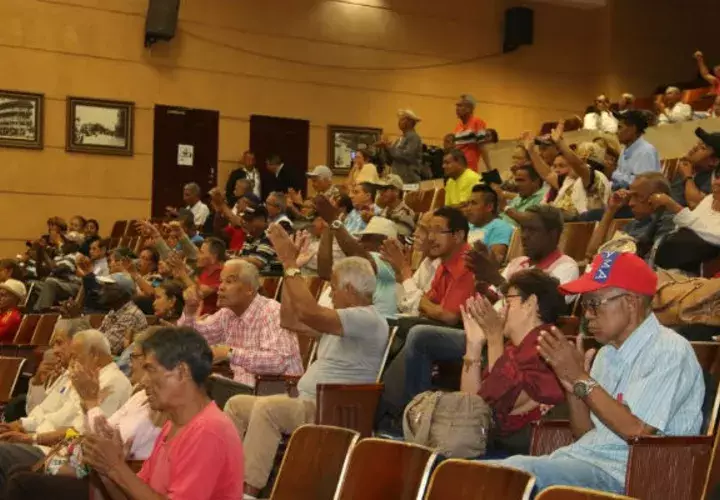 Empresarios están en contra de este proyecto y piden su veto ya que pone en riesgo la inversión directa extranjera y al sector financiero. Foto: Panamá América.
