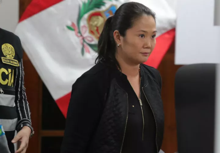 Su abogada, Giulliana Loza, confirmó en redes sociales que su clienta se encuentra en el centro médico para ser "estabilizada y examinada al detalle".