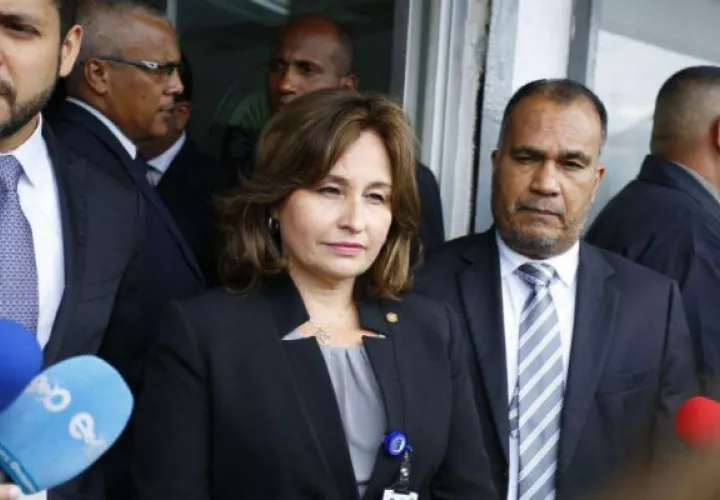 Kenia Porcell acudió interpuso una querella penal contra la diputada Zulay Rodríguez por el presunto delito contra el honor. Foto: Panamá América.