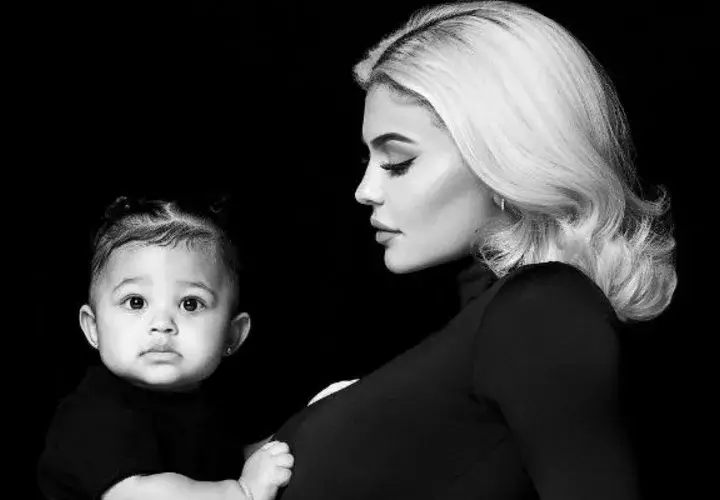 Kylie junto a Stormi. 