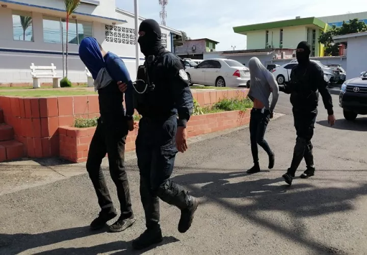 Se metieron en una residencia en La Chorrera con machete en mano a robar. 
