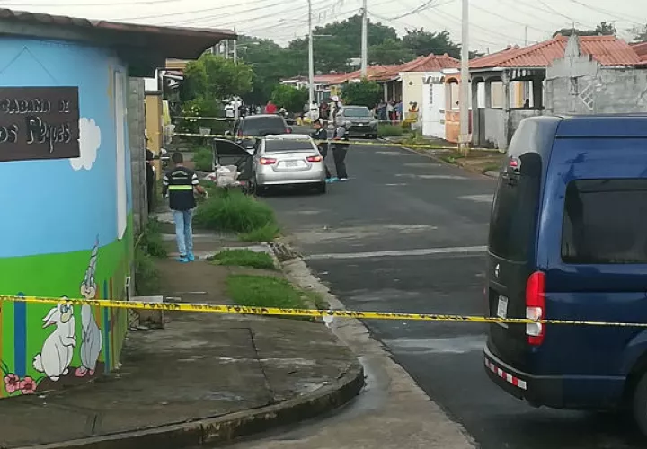 Asesinan a una pareja en La Siesta; un bebé se salvó de las balas de los sicarios. Foto: Jorge Luis Barría.