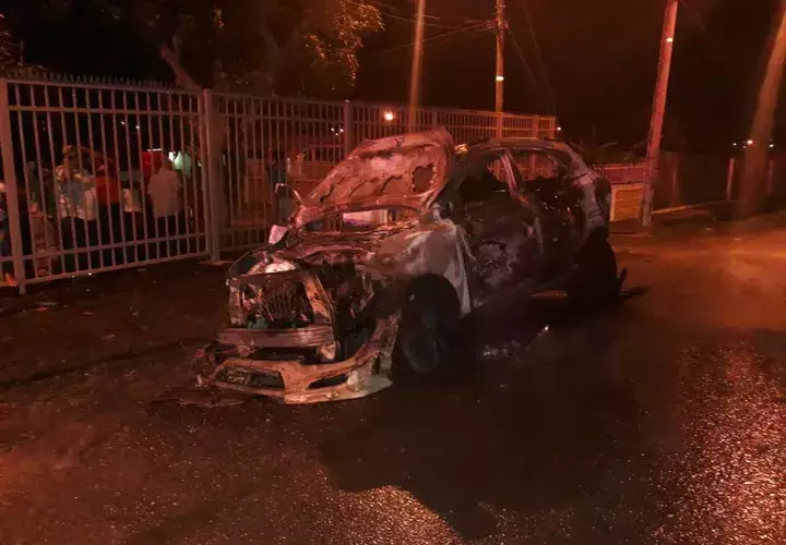 Se investigan las causas del fuego en La Chorrera. 