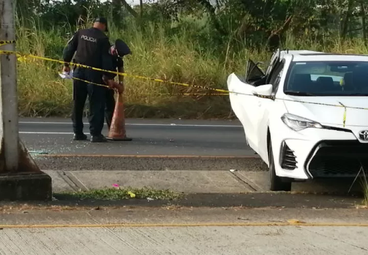 El carro accidentado en La Chorrera es investigado. Foto: Eric Montenegro.