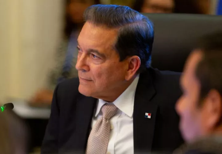 Laurentino Cortizo  se comprometió a nombrar una comisión revisora de la Ley de Descentralización.