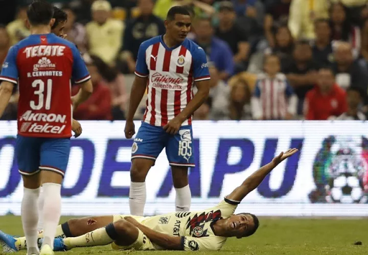 Dos Santos sufrió una herida en el cuádriceps de la pierna derecha.