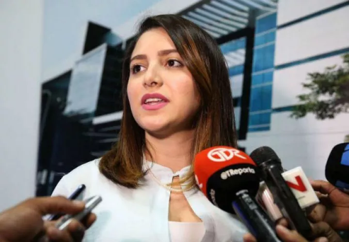 Intolerancia, diputada Katleen Levy bloquea a Gaby Gnazzo por llamarla corrupta. Foto: Panamá América.