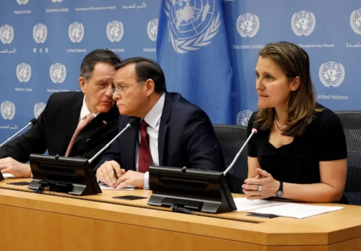 En representación del Grupo de Lima estuvieron los cancilleres de Perú, Chile y Canadá, mientras que por el GIC asistieron los titulares de Exteriores de Uruguay y Portugal y la jefa de la diplomacia europea, Federica Mogherini. FOTO/AP