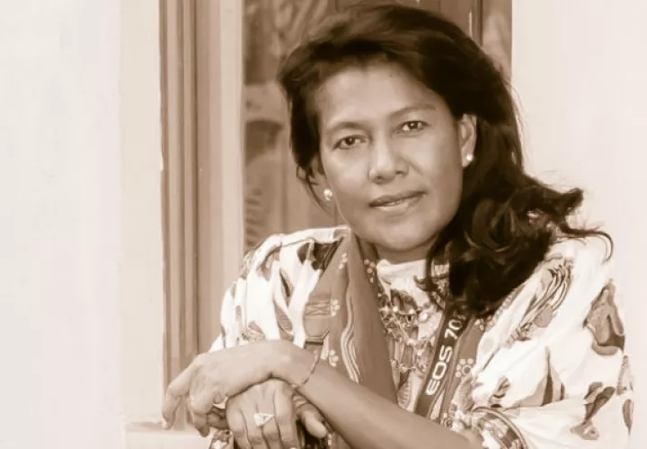Lois Iglesias. Reconocida profesional de la fotografía. Vernette Colucci