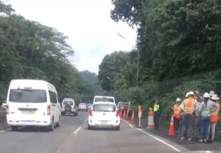 El cierre en Loma Cová es por los trabajos de "Estudio, Diseño, Construcción y Mantenimiento de Obras para la Ampliación y Rehabilitación de la Carretera Panamericana, Tramo: Puente de las Américas-Arraiján".