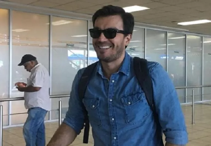 Luciano D'Alessandro de 'La Ley del Corazón' cuando arribó a Panamá. Foto: Instagram