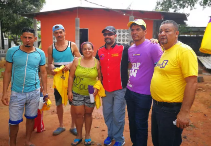 El diputado Luis Barría buscaba votos para su reelección.