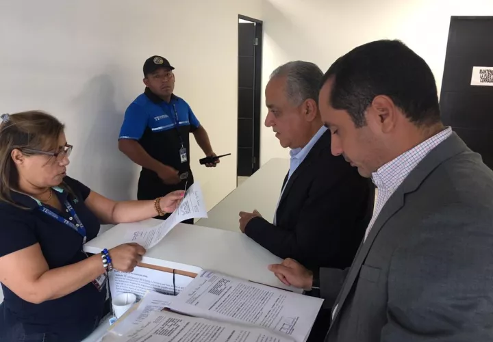 Presentan impugnaciones contra diputados reelectos Crispiano Adames y Francisco 'Pacho Alemán. Foto: Redes sociales.