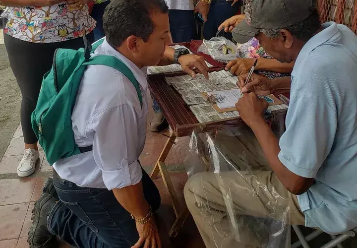 Luis Casís depositará las iniciativas de la gente en una mochila que cargará en sus caminatas por el país y que será distintivo de su compromiso con las familias panameñas. 