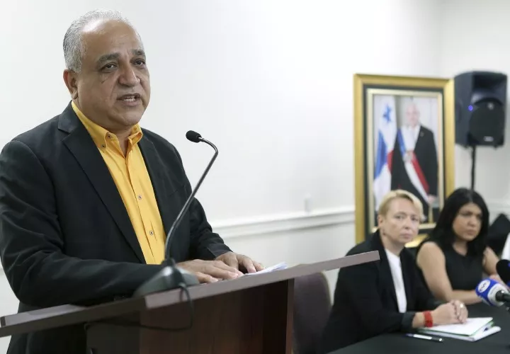 Luis Eduardo Camacho va a recavar evidencias para aportar al proceso. 