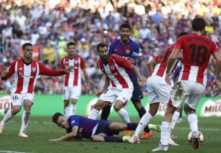 Luis Suárez no ha tenido un inicio relevante en el campeonato español. Foto AP