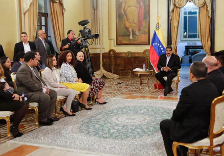 reunión de Nicolás Maduro con los embajadores y cónsules que dejaron Estados Unidos. FOTO/EFE