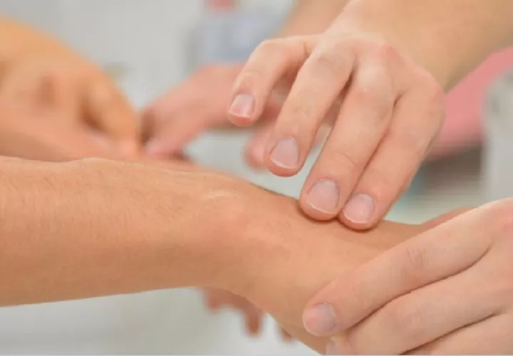 Enviar mensajes puede ocasionar esta situación. Foto: Pixabay
