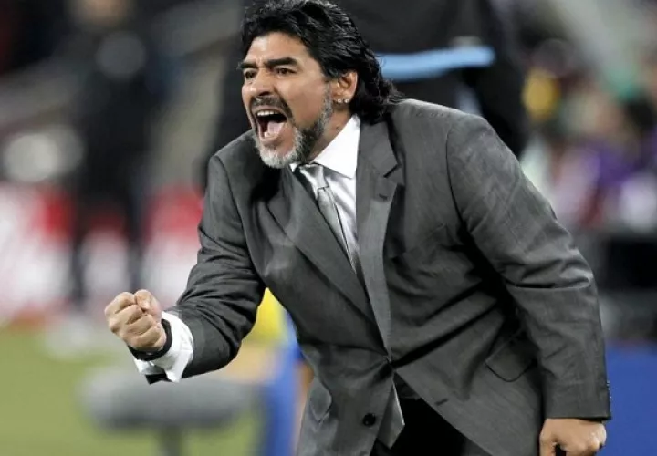 Diego Maradona enfrenta problemas de salud.