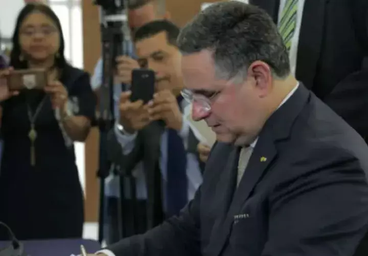 Ameglio pide un áudito forense externo para el proceso de revisión de firmas que ha cumplido el  Tribunal Electoral.  Cortesía